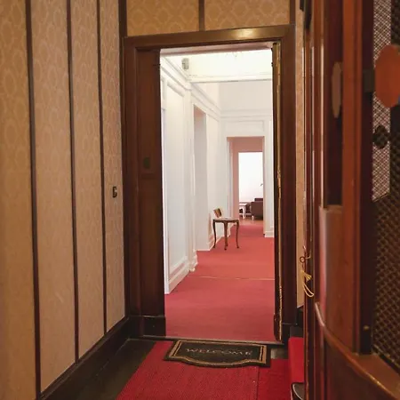 Hotel Midi City West Am Ku'damm 3*