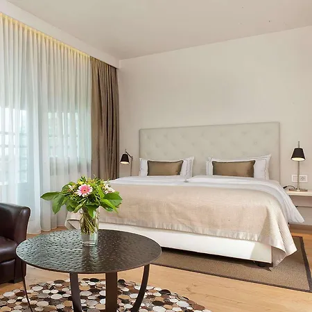 Wyndham Excelsior 4*