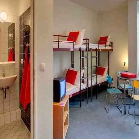 Hotel Meininger Hallesches Ufer 3*
