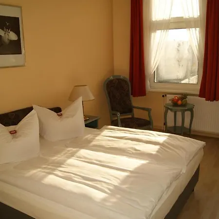 Hotel Larat 3*