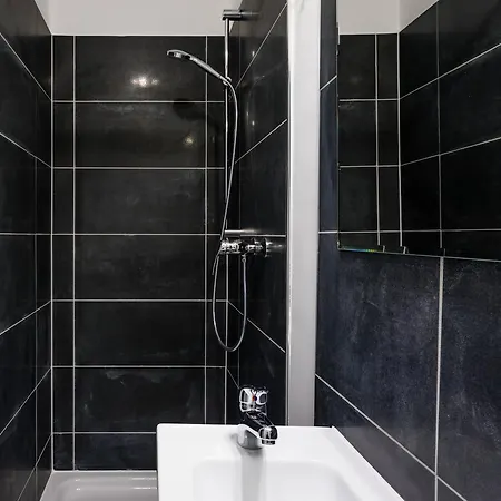 The Goethe Loft, 2 Bedroom Up To 5 People Apartment Berlin