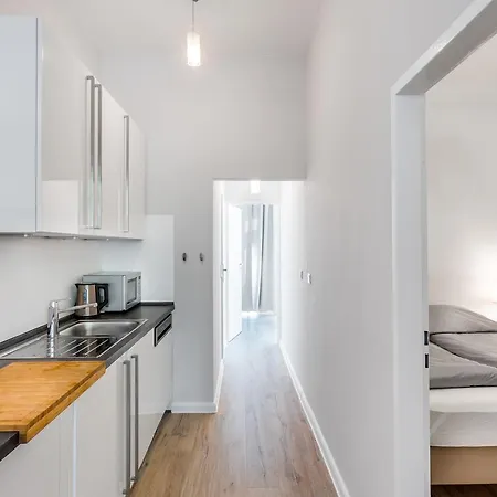 The Goethe Loft, 2 Bedroom Up To 5 People * Berlin