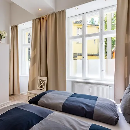 The Goethe Loft, 2 Bedroom Up To 5 People *
