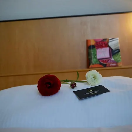 Grand Urban Hostel