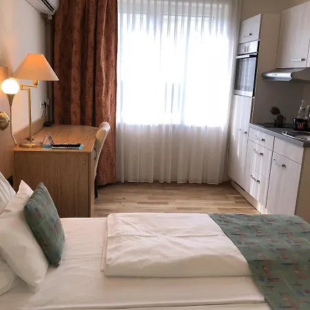 Aparthotel Guzulka & Restaurant Berlin