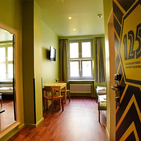 Amstel House Hostel *