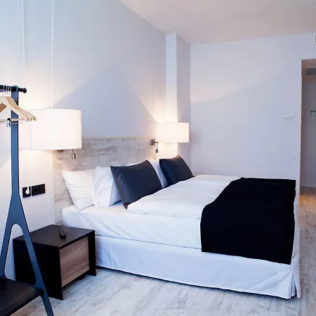 Catalonia Mitte 4*
