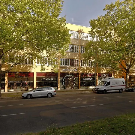 Amc Bundesallee Apartment