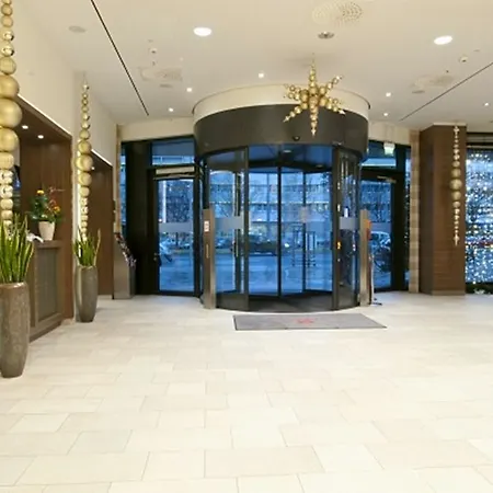 מלון H4 Alexanderplatz 4*