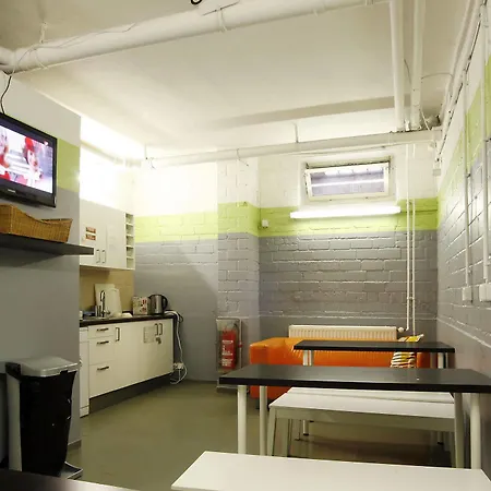 Happy Bed Hostel *