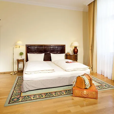 Louisa's Place 5*