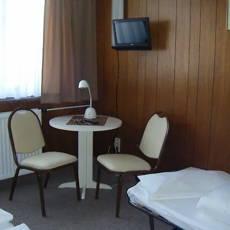 Central-hotel Tegel Отель 2*
