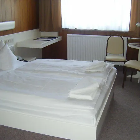 Central-hotel Tegel Отель 2*