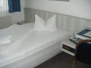 Central-hotel Tegel Отель Берлин