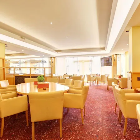 Hotel Abacus Tierpark 4*