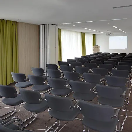 Grimm's Potsdamer Platz Hotel *