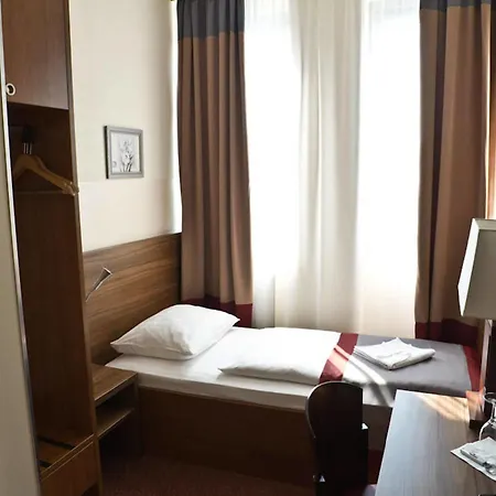 Ivbergs Messe Отель 3*