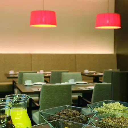 Nh Potsdamer Platz 4* Berlin