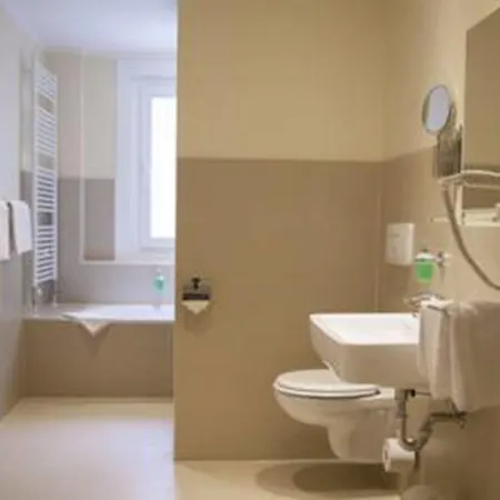 Kiez Hotel 3*