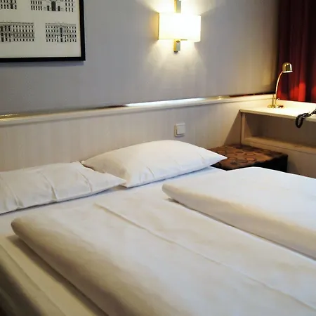 Plaza Am Kurfuerstendamm 3* Berlín