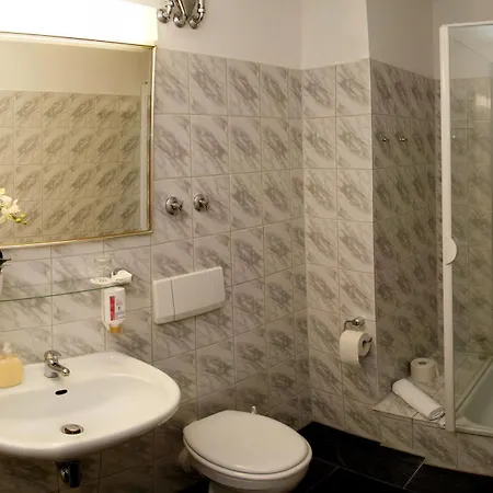 Hotel Selina West