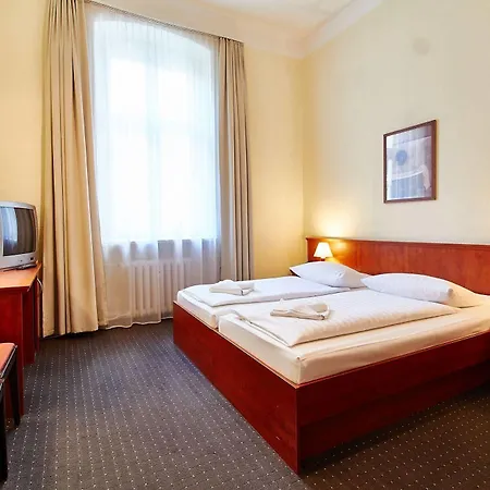 Selina West Hotel 3*