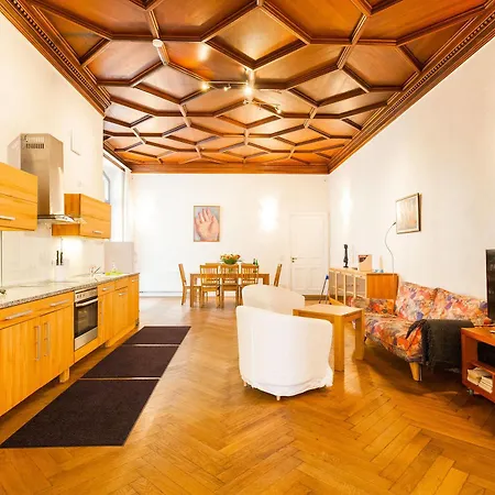 Aptc Downtown Monument4rent Near Checkpoint Charlie *