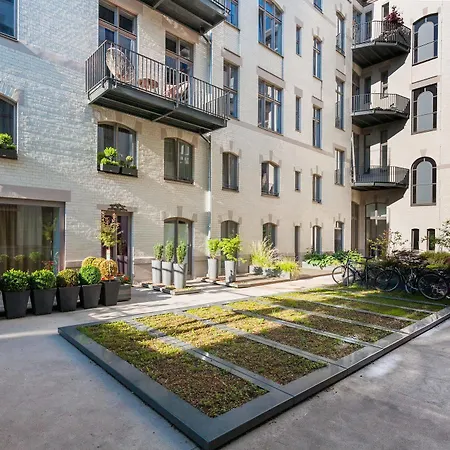 Aptc Downtown Monument4rent Near Checkpoint Charlie
