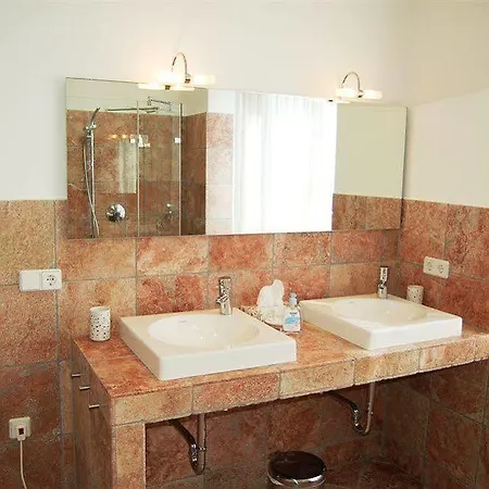 Aptc Downtown Monument4rent Near Checkpoint Charlie *