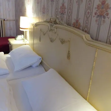 ホテル Hotel-pension Funk Am Kurfuerstendamm 3*