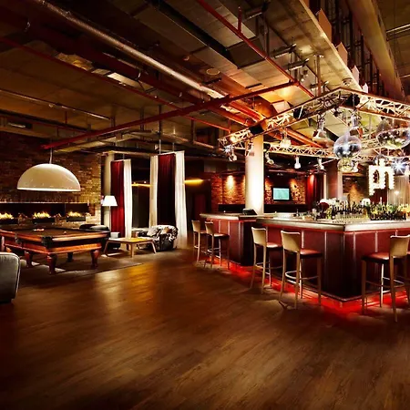 Courtyard By Marriott Berlin Hotel