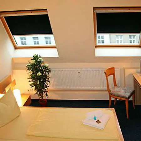 Hotel Comenius 2*