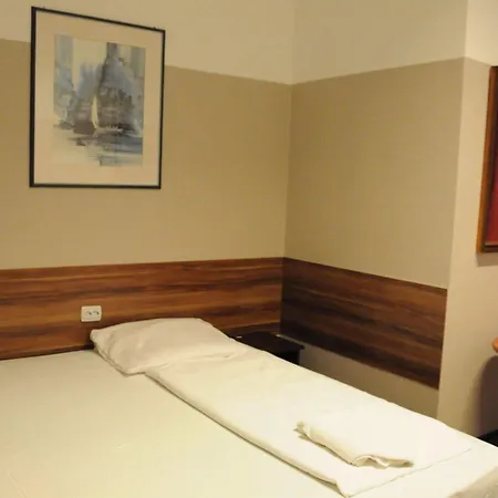 Hotel Potsdamer 3*