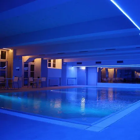 Und Hotell 3*