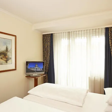 Hyperion 5* Berlín