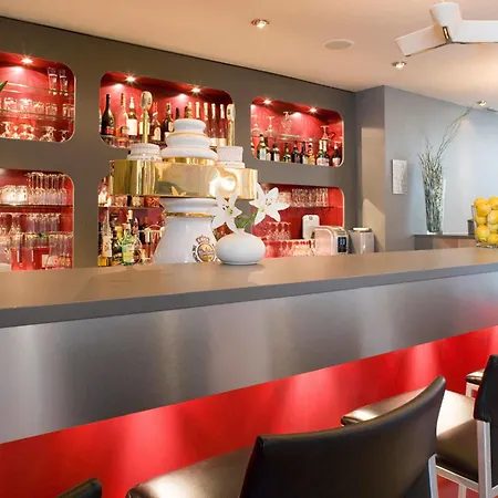 Отель Mercure Airport Tegel 4*