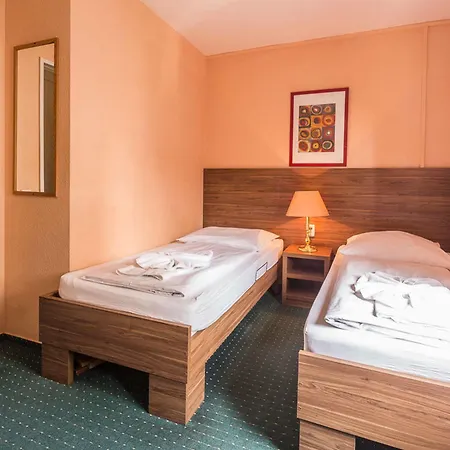 Hotel Ansbach Am Kadewe 3*