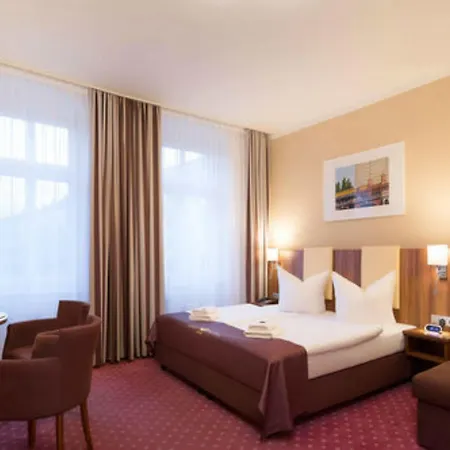 Gold Hotel