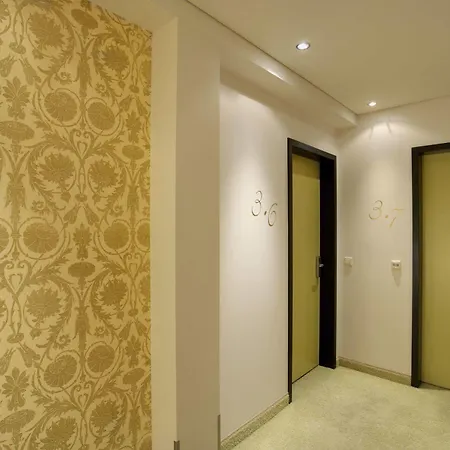 Апарт-отель Townhouse