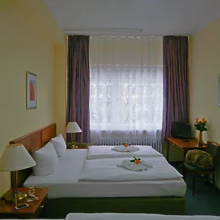 Hotel Amadeus 2*
