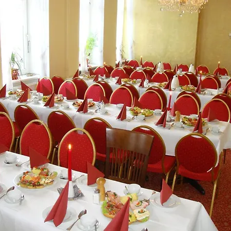 Larat Hotel
