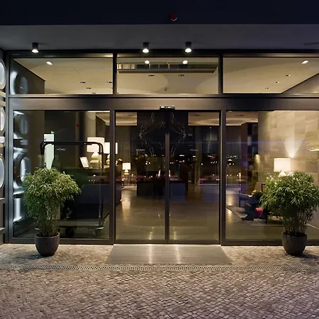 June Six West Hotel 3*