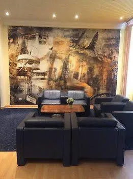 מלון Erlanger Hof 3*