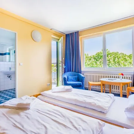 Martas Gaestehaeuser Hauptbahnhof Hostel *