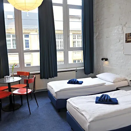 Hotel Transit