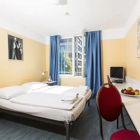 Pegasus Hostel *