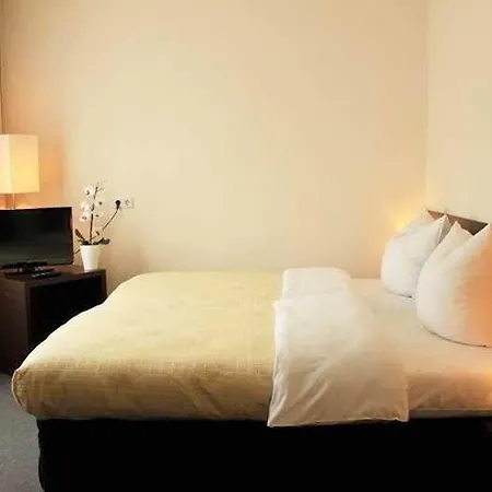 Hotel Lützow 3*