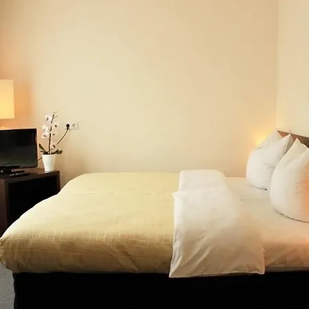 Hotel Lützow 3*