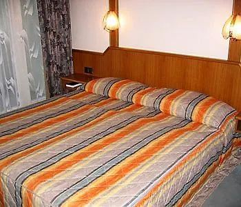 Miles Hotel 3*