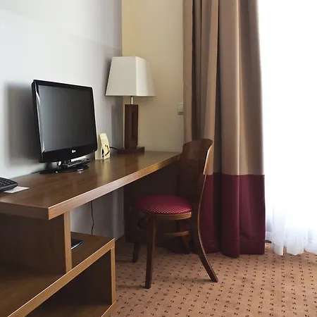 Отель Ivbergs Messe 3*